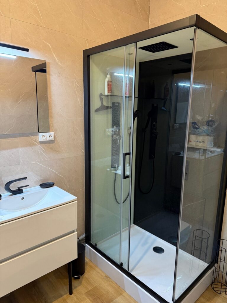 Appartement Privé Deux Chambres avec Piscine