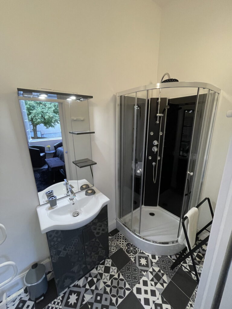 Gîte Moderne de Deux Chambres