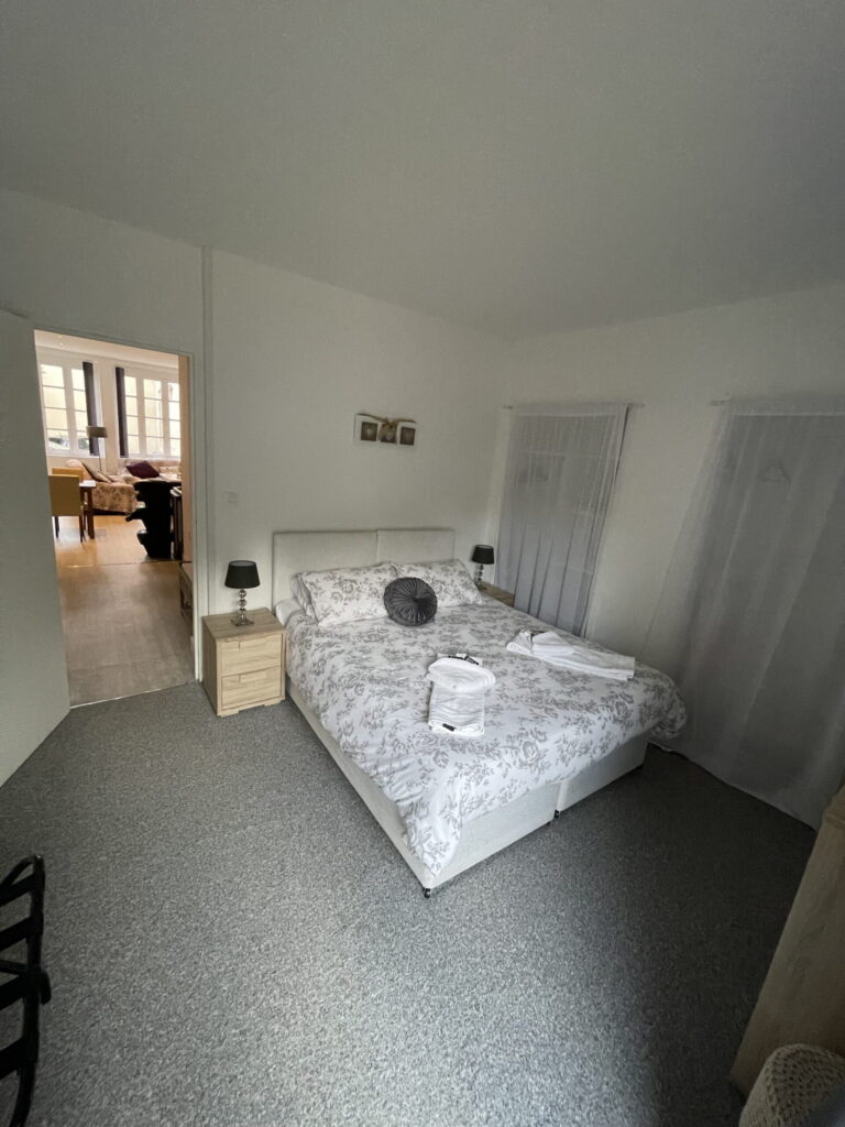 Gîte Moderne de Deux Chambres