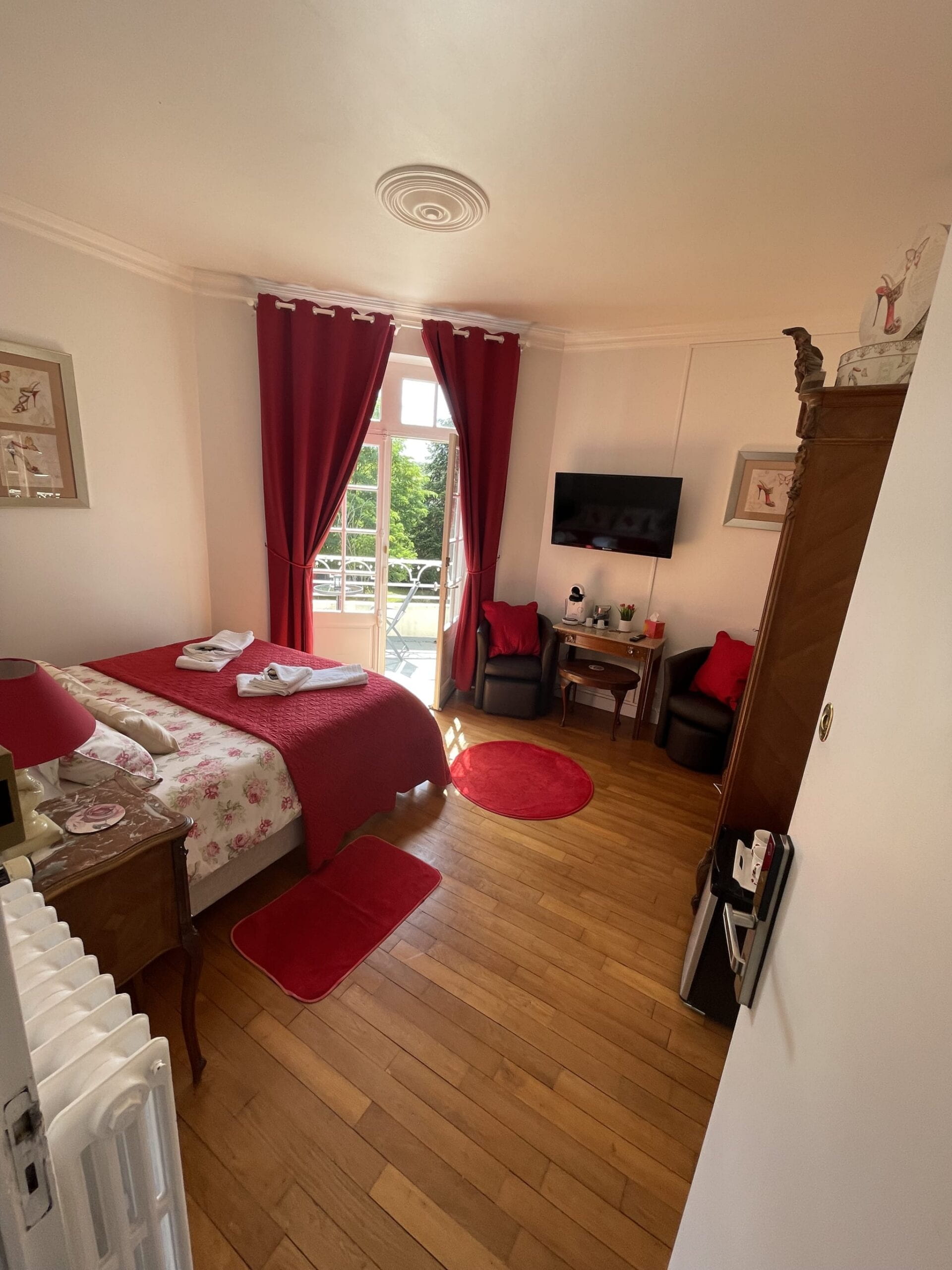 Chambre 2 – La Chambre Rouge